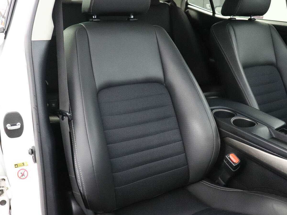 Lexus IS 2015 года с пробегом. Фото: #9