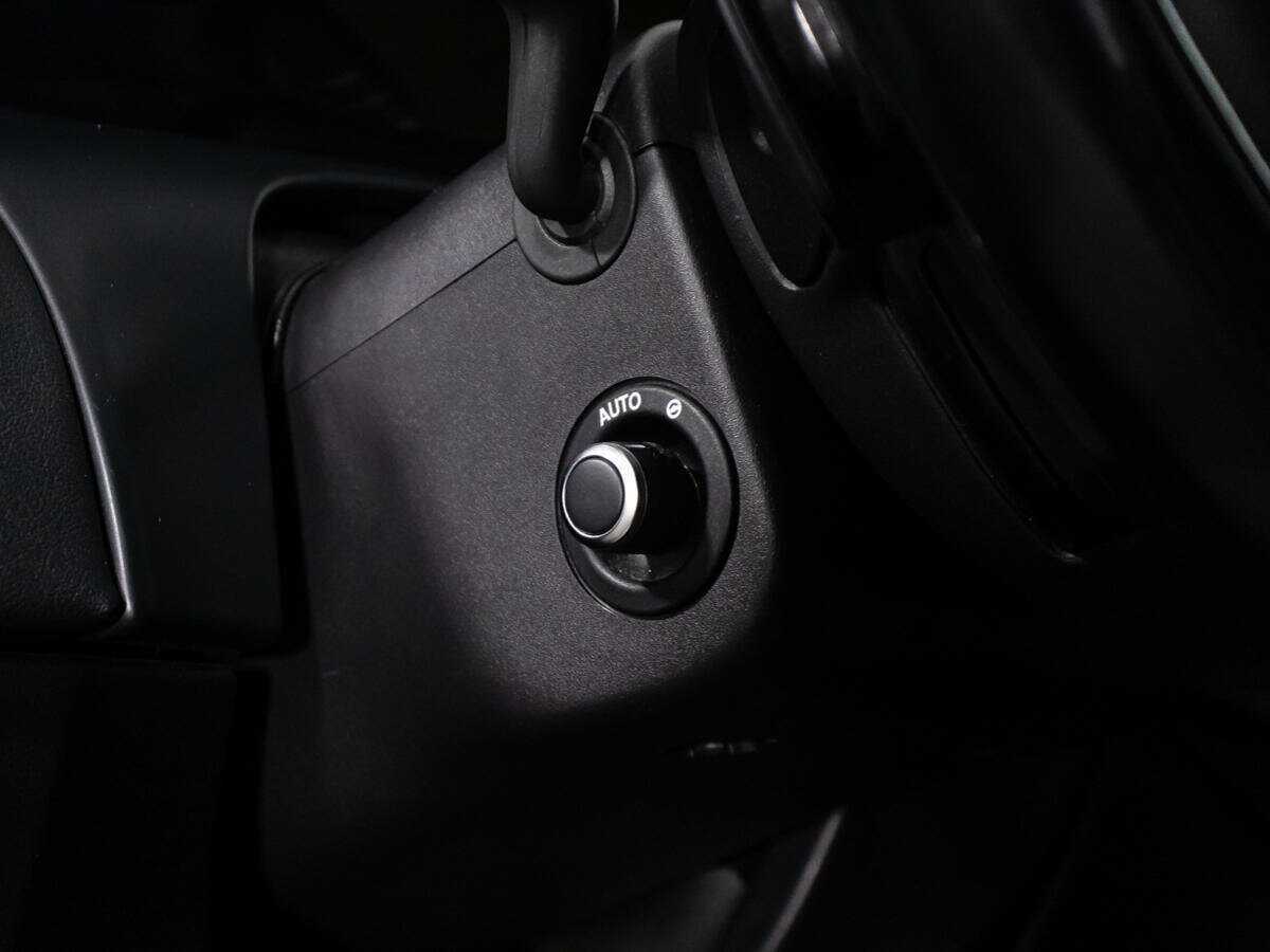 Jaguar XJ 2016 года с пробегом. Фото: #21