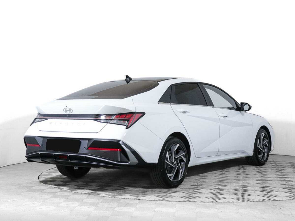 Б/У Хендай Елантра 2024 года. Фото: #3