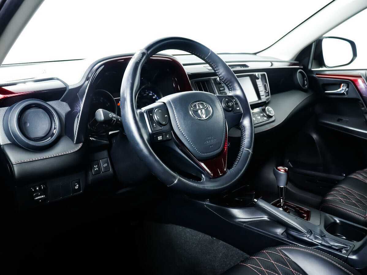 Toyota RAV4 2017 года с пробегом. Фото: #12
