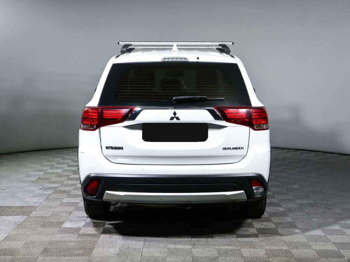 Mitsubishi Outlander 2018 года с пробегом. Фото: #4