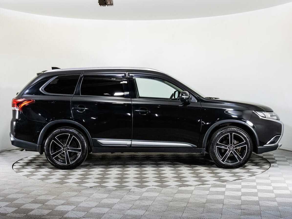 Mitsubishi Outlander 2018 года с пробегом. Фото: #3