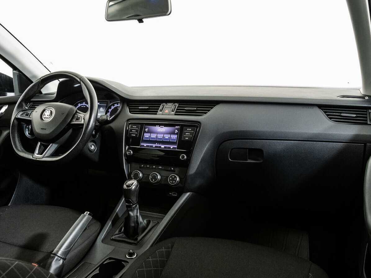 Б/У Шкода Октавия 2018 года. Фото: #8