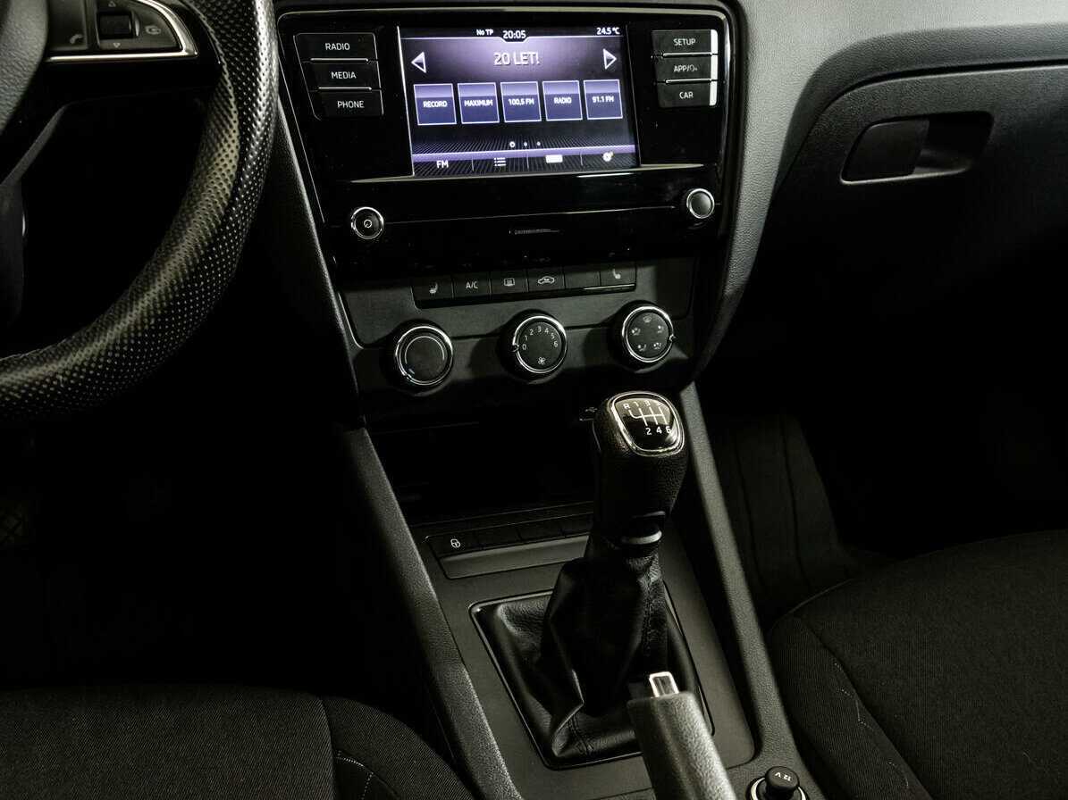 Б/У Шкода Октавия 2018 года. Фото: #11