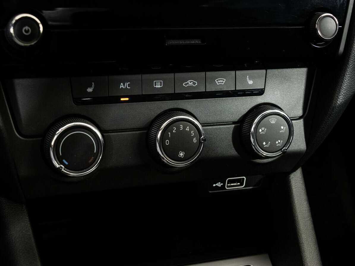 Б/У Шкода Октавия 2018 года. Фото: #10