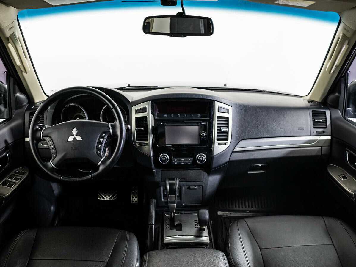 Mitsubishi Pajero 2018 года с пробегом. Фото: #9