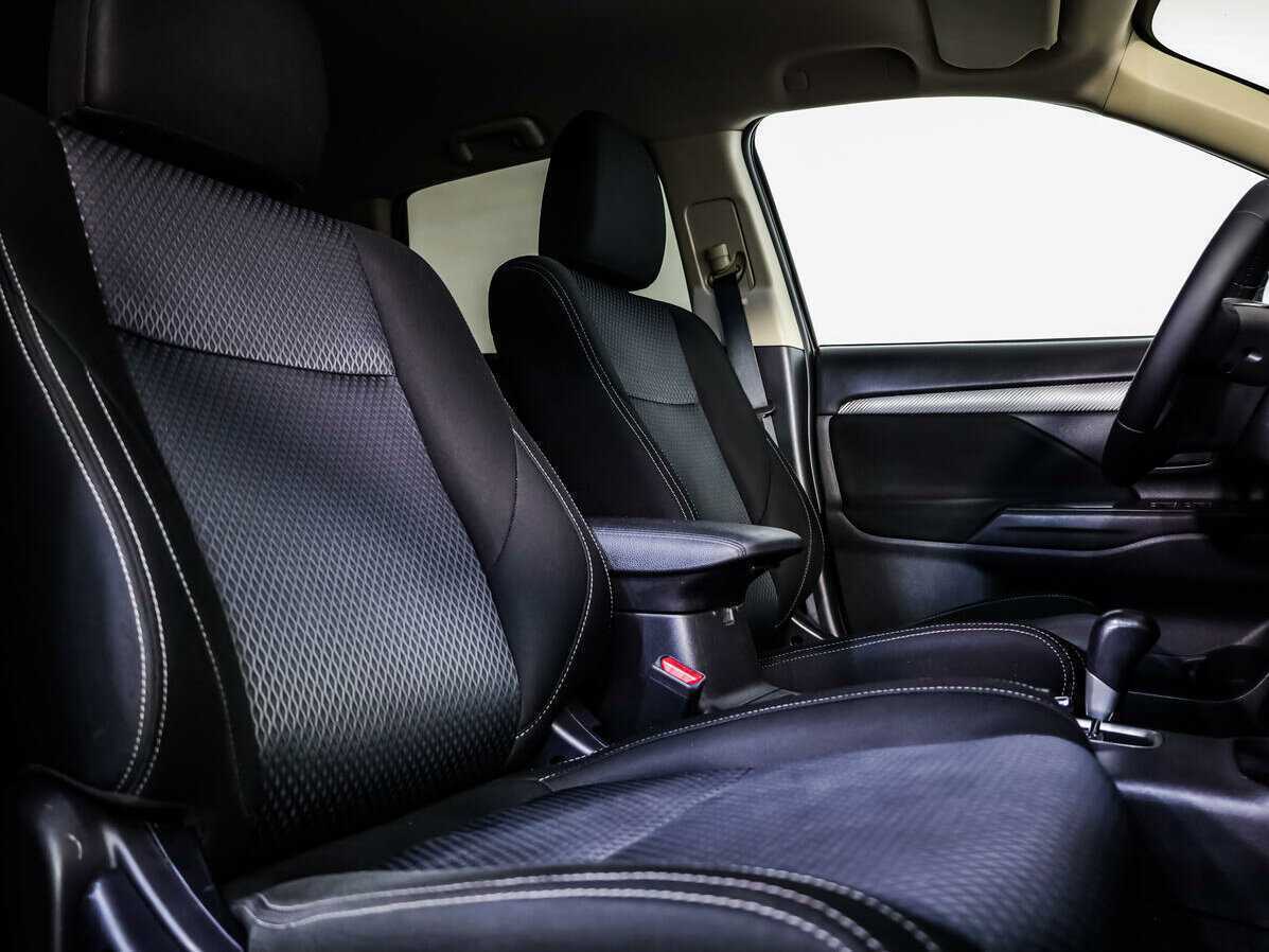 Mitsubishi Outlander 2015 года с пробегом. Фото: #9