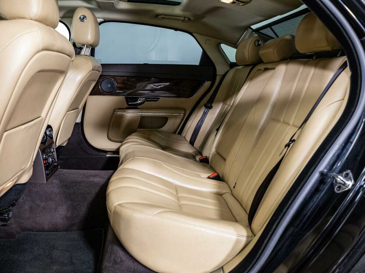 Jaguar XJ 2013 года с пробегом. Фото: #9