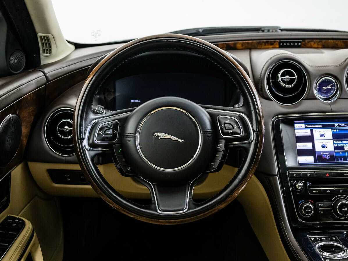 Jaguar XJ 2013 года с пробегом. Фото: #13