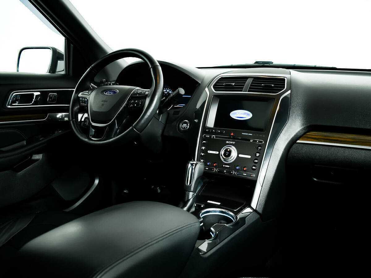 Ford Explorer 2017 года с пробегом. Фото: #6