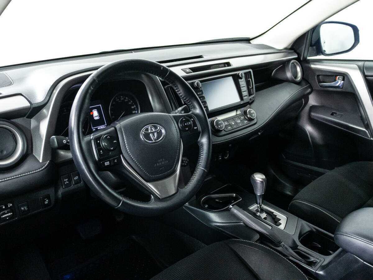 Toyota RAV4 2017 года с пробегом. Фото: #9