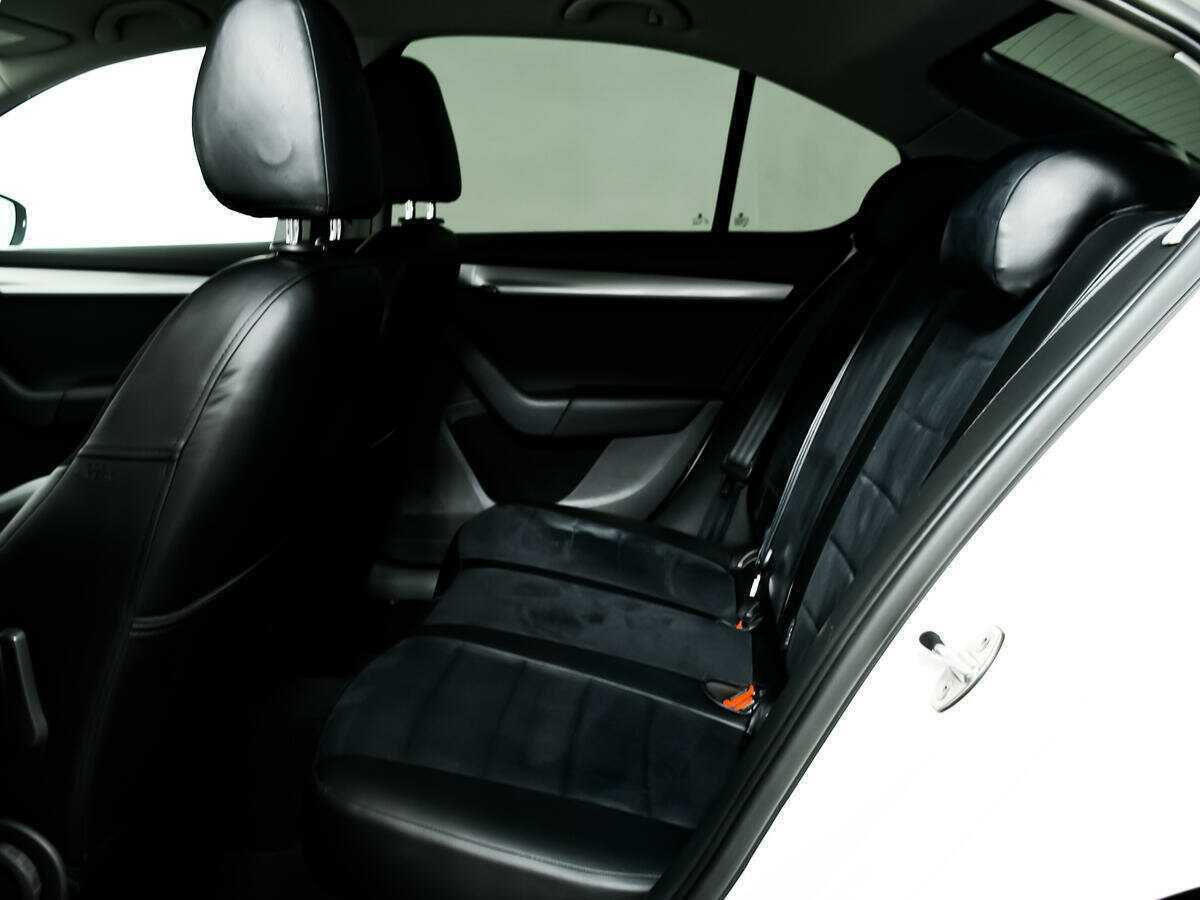 Б/У Шкода Октавия 2014 года. Фото: #11