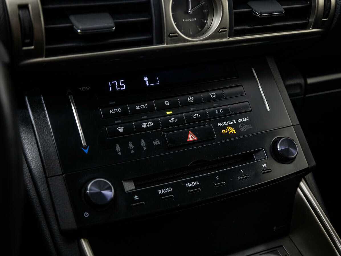 Lexus IS 2014 года с пробегом. Фото: #12