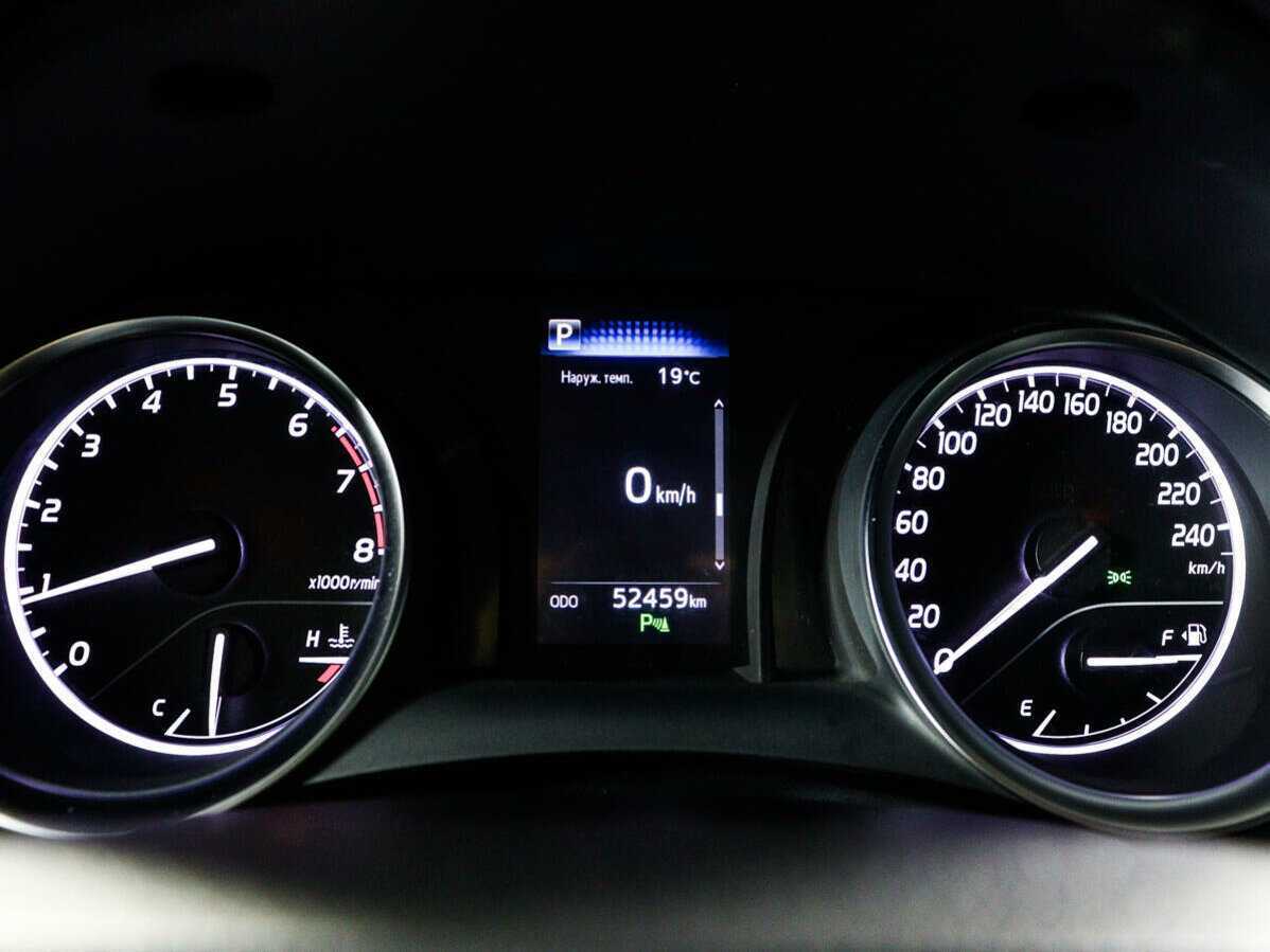 Toyota Camry 2019 года с пробегом. Фото: #10