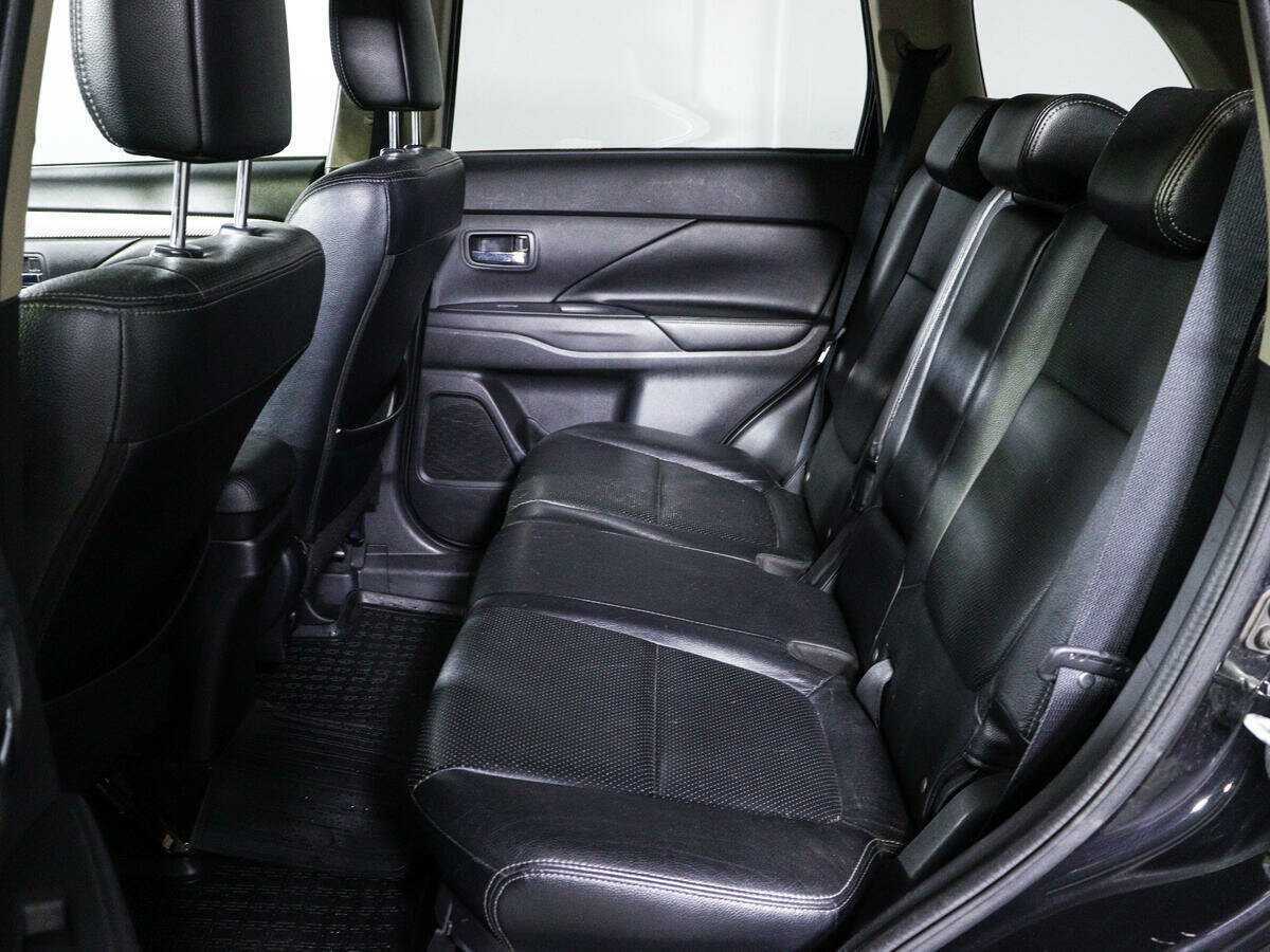 Mitsubishi Outlander 2012 года с пробегом. Фото: #7