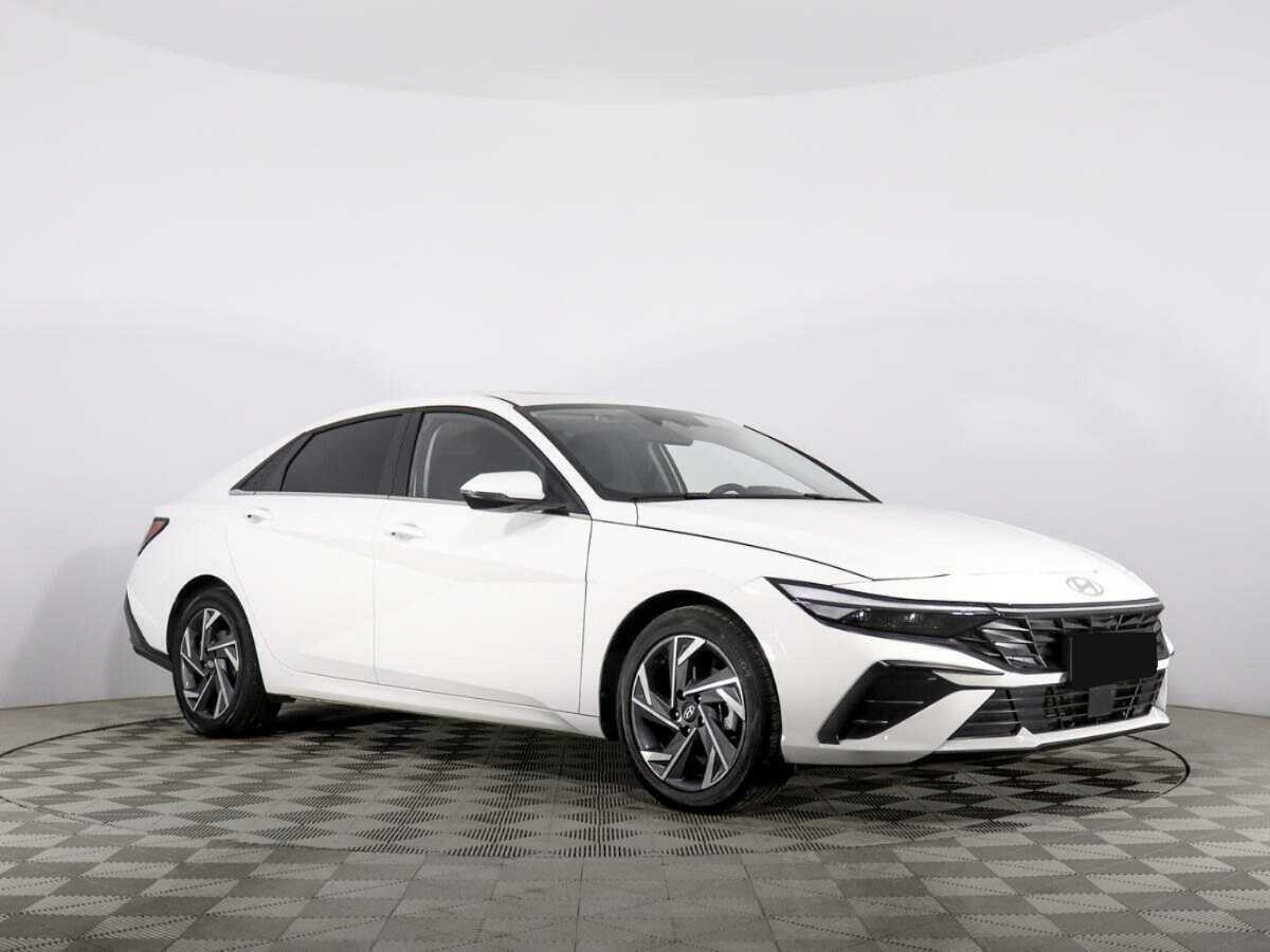 Б/У Хендай Елантра 2024 года. Фото: #2