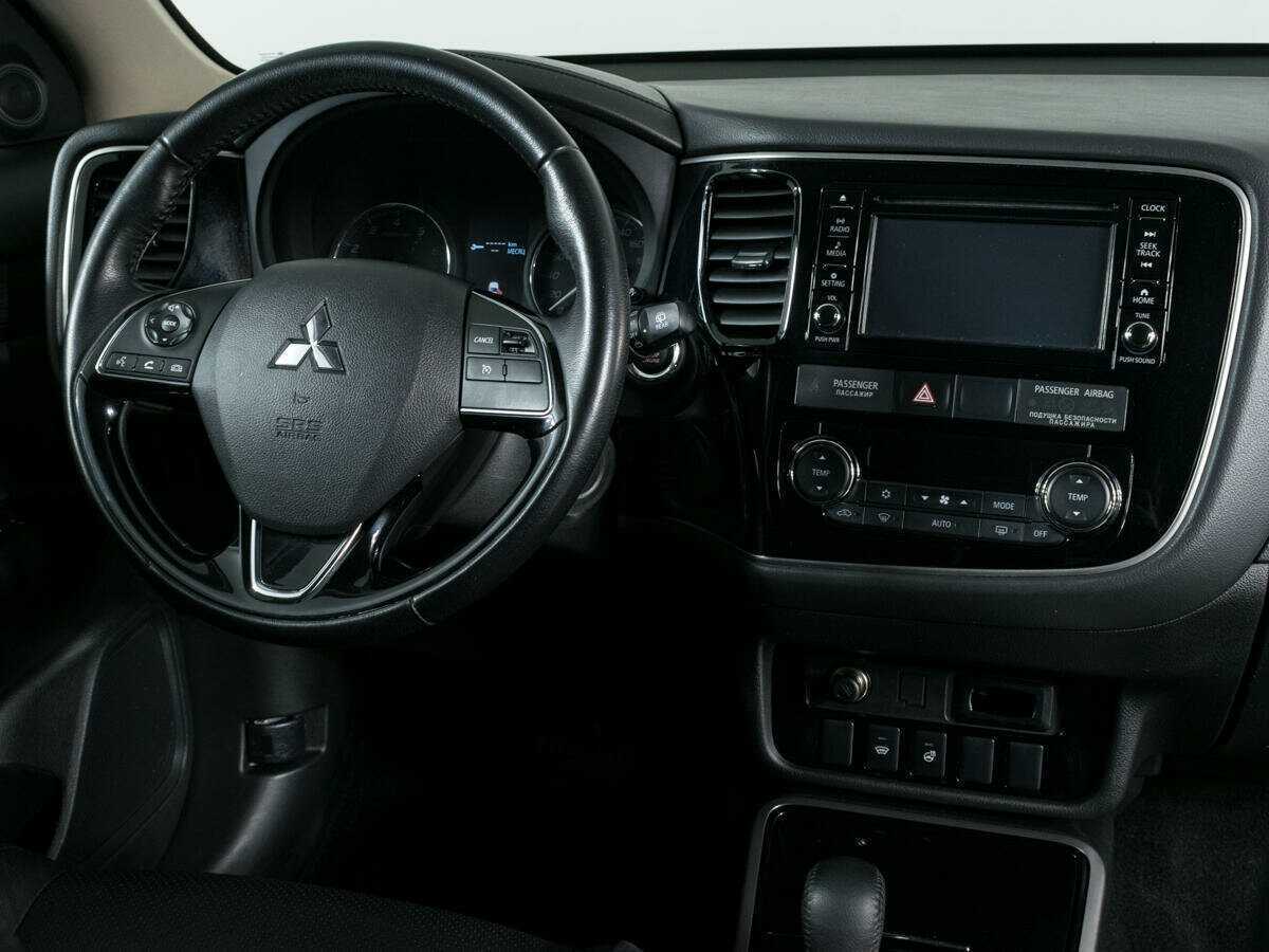 Mitsubishi Outlander 2017 года с пробегом. Фото: #8