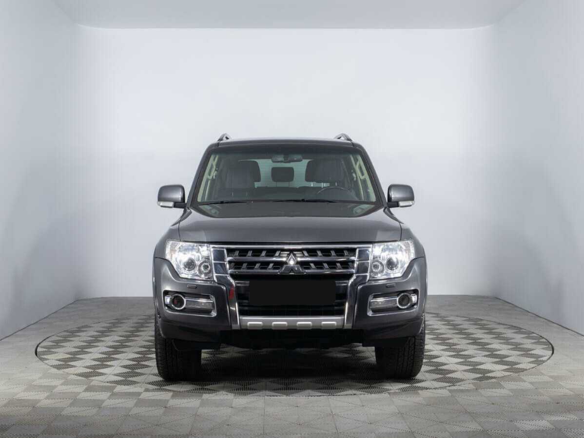 Mitsubishi Pajero 2017 года с пробегом. Фото: #1