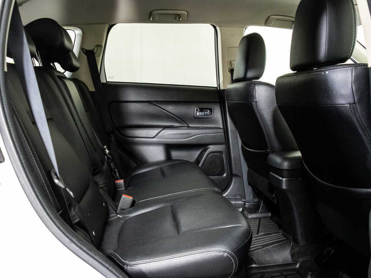 Mitsubishi Outlander 2017 года с пробегом. Фото: #13