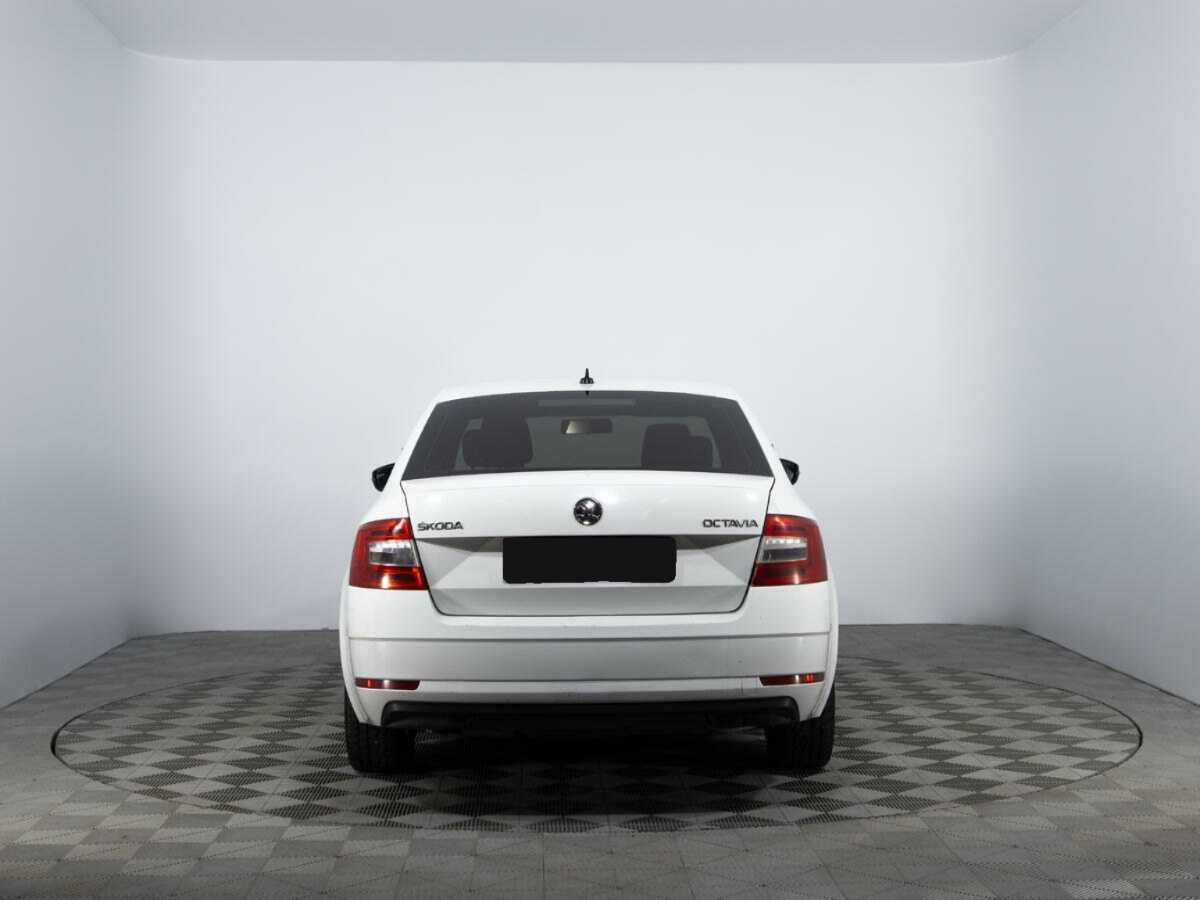 Б/У Шкода Октавия 2018 года. Фото: #5