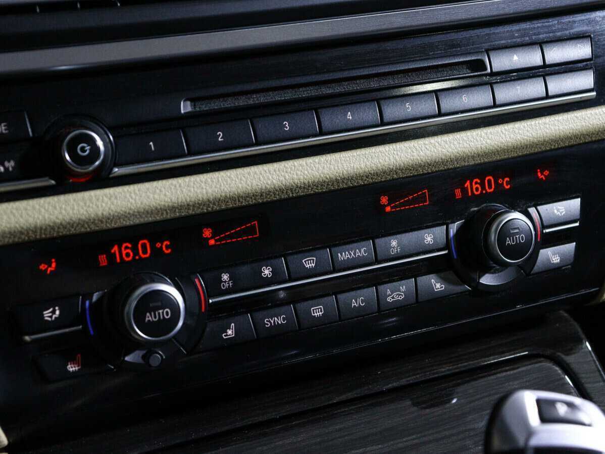 BMW 5 серии 2016 года с пробегом. Фото: #30