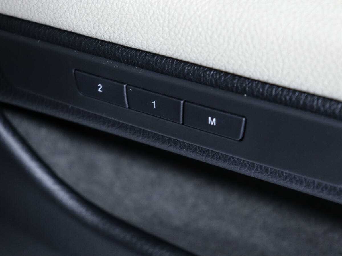 BMW 5 серии 2012 года с пробегом. Фото: #15