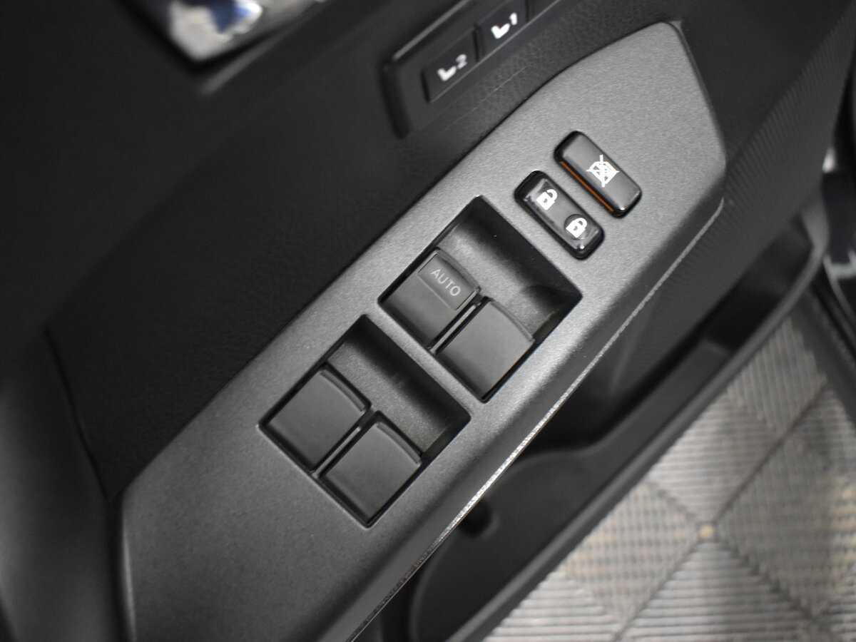 Toyota RAV4 2018 года с пробегом. Фото: #8