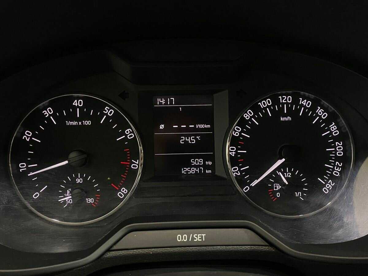 Б/У Шкода Октавия 2014 года. Фото: #11