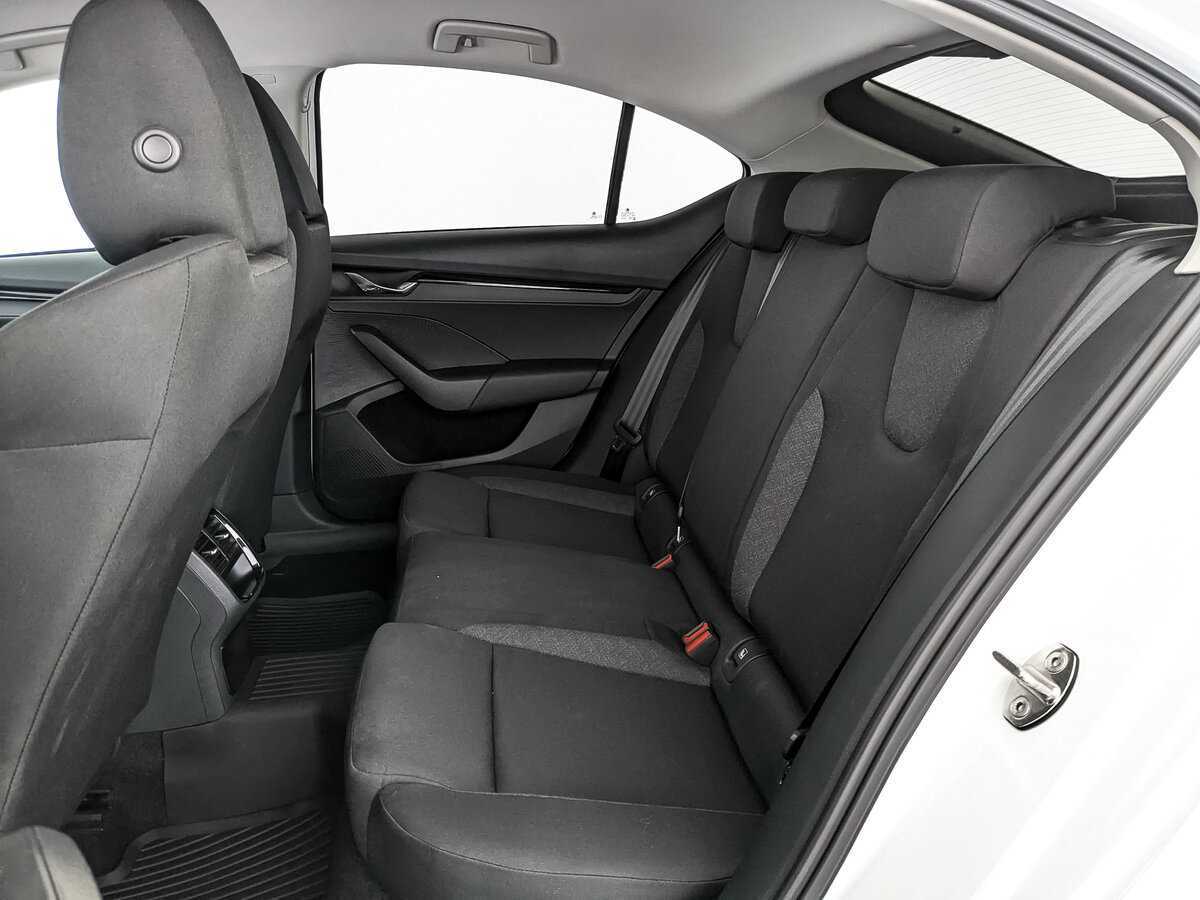 Б/У Шкода Октавия 2021 года. Фото: #12