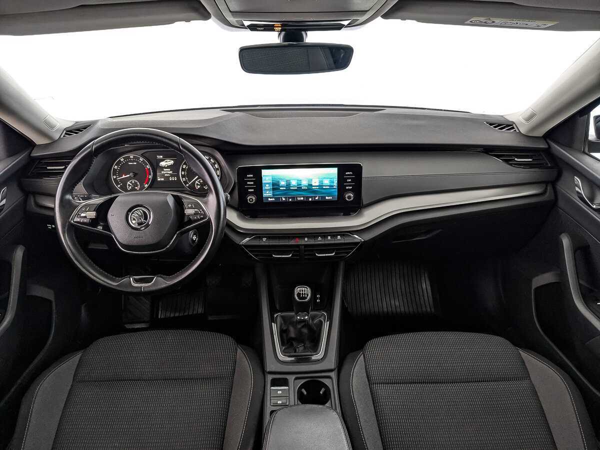 Б/У Шкода Октавия 2021 года. Фото: #9