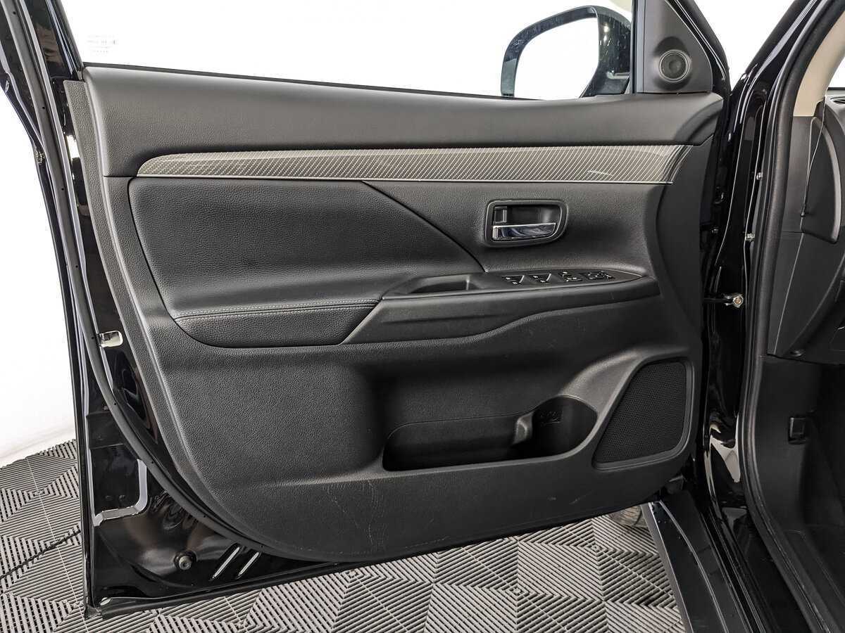 Mitsubishi Outlander 2022 года с пробегом. Фото: #14
