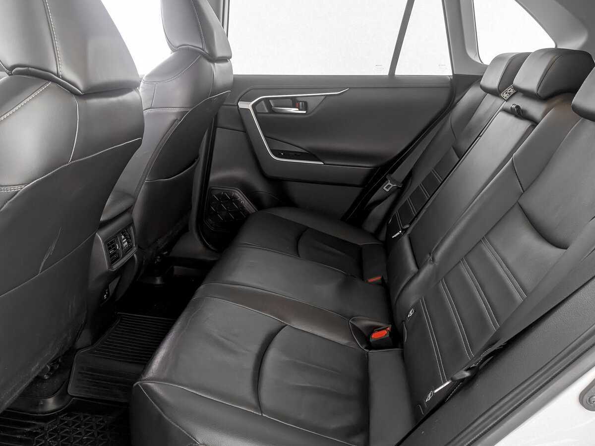 Toyota RAV4 2020 года с пробегом. Фото: #9