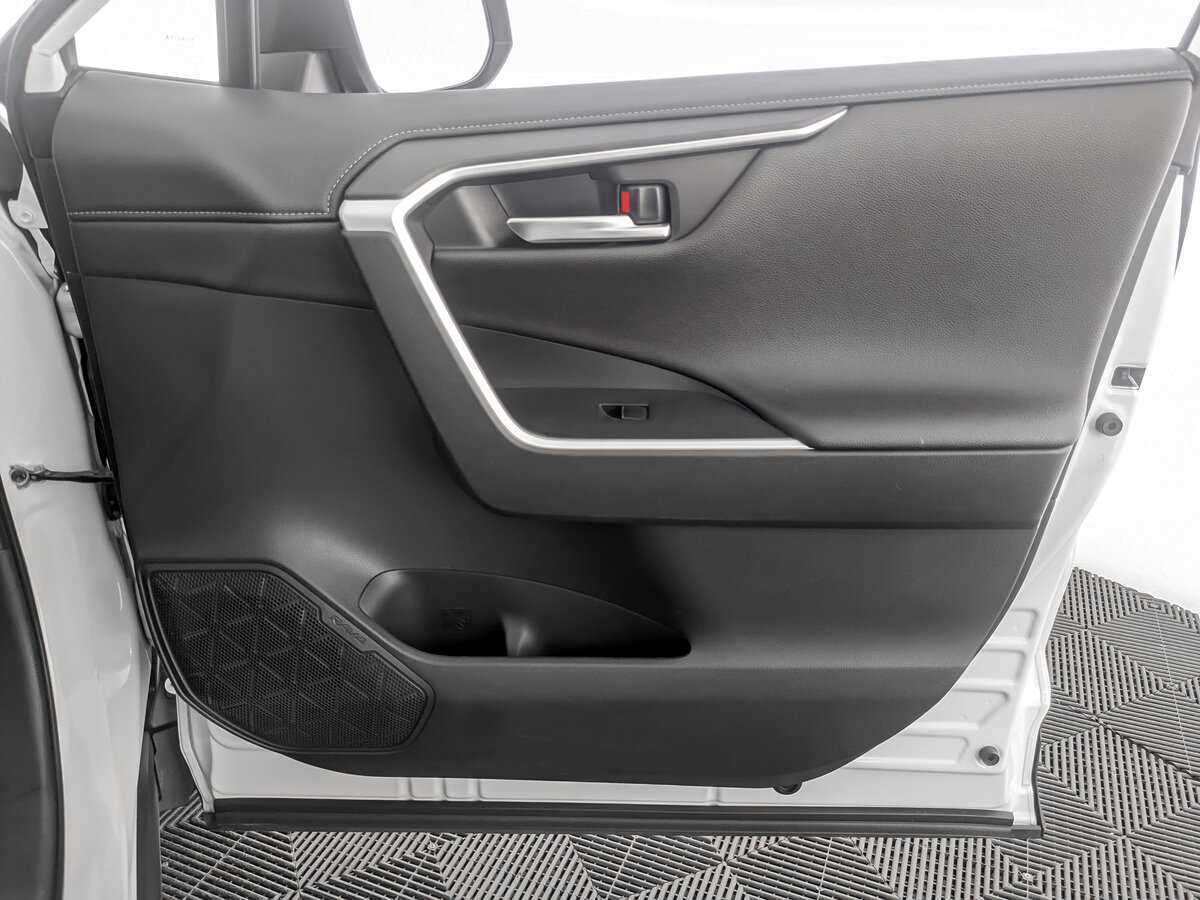 Toyota RAV4 2020 года с пробегом. Фото: #20