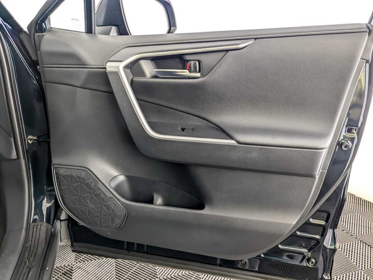 Toyota RAV4 2020 года с пробегом. Фото: #8