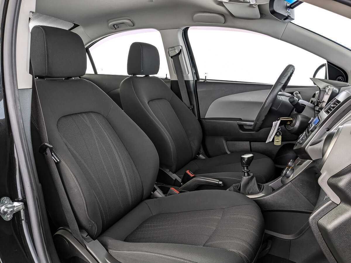 Б/У Шевроле Авео 2014 года. Фото: #18