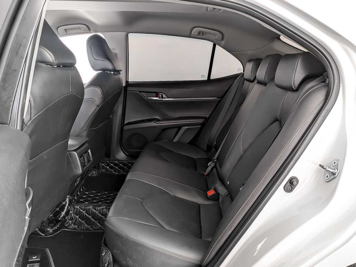 Toyota Camry 2021 года с пробегом. Фото: #9