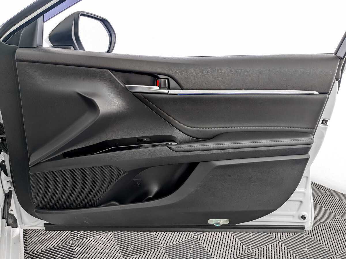 Toyota Camry 2021 года с пробегом. Фото: #21