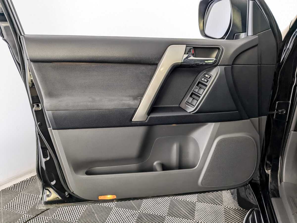 Toyota Land Cruiser Prado 2012 года с пробегом. Фото: #14