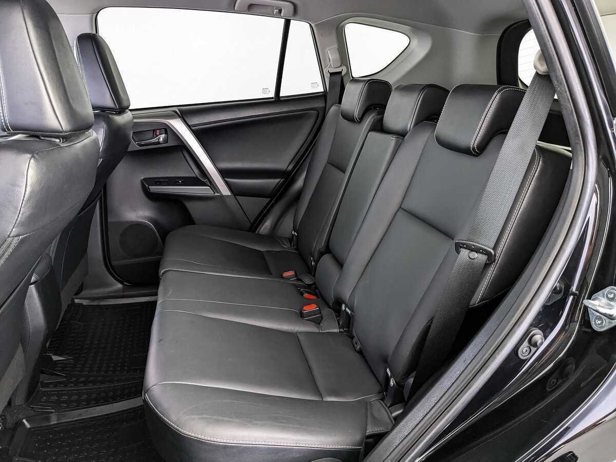 Toyota RAV4 2017 года с пробегом. Фото: #13