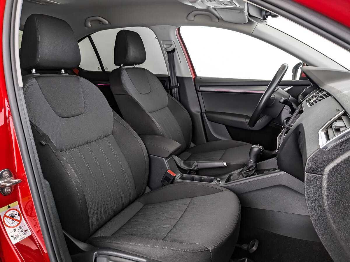 Б/У Шкода Октавия 2018 года. Фото: #18