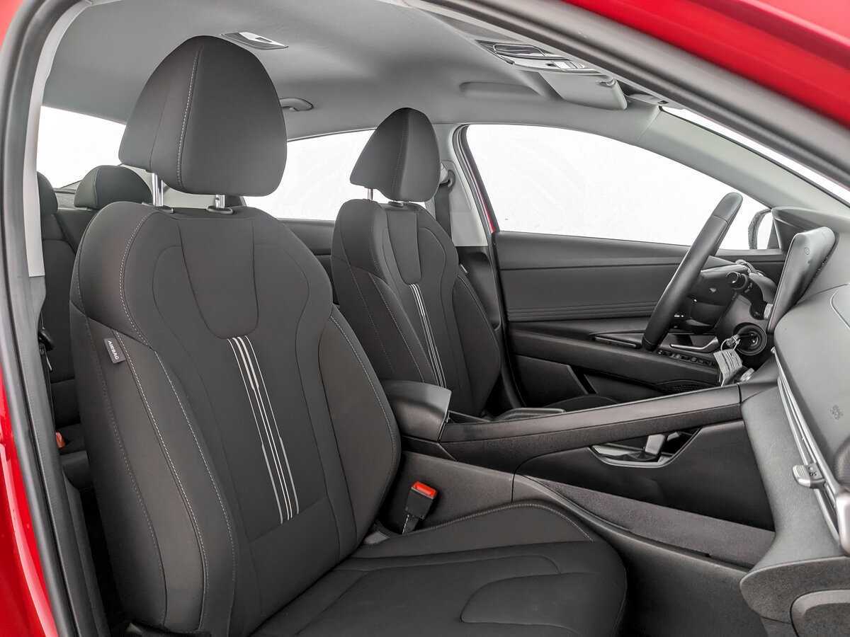 Hyundai Elantra 2021 года с пробегом. Фото: #16