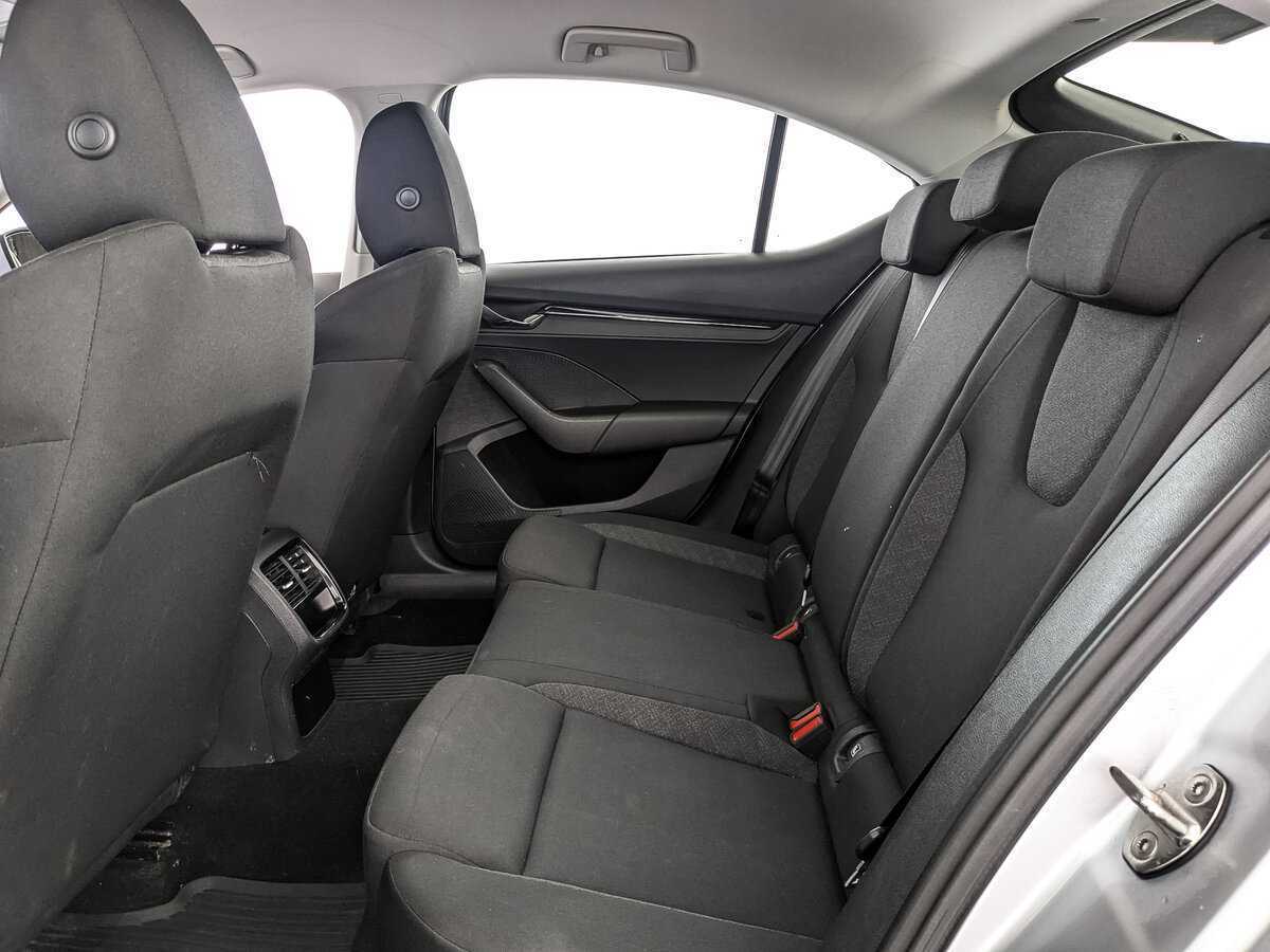 Б/У Шкода Октавия 2021 года. Фото: #13