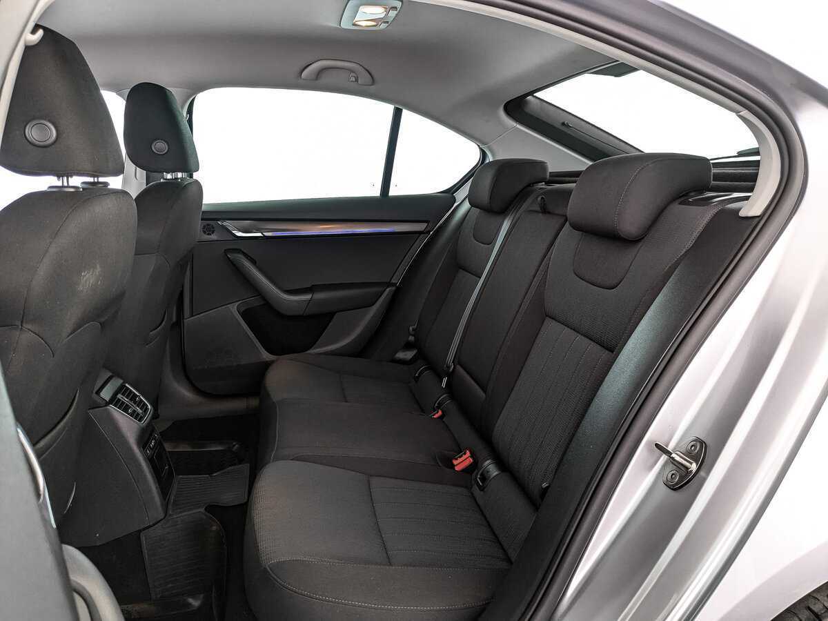 Б/У Шкода Октавия 2018 года. Фото: #12