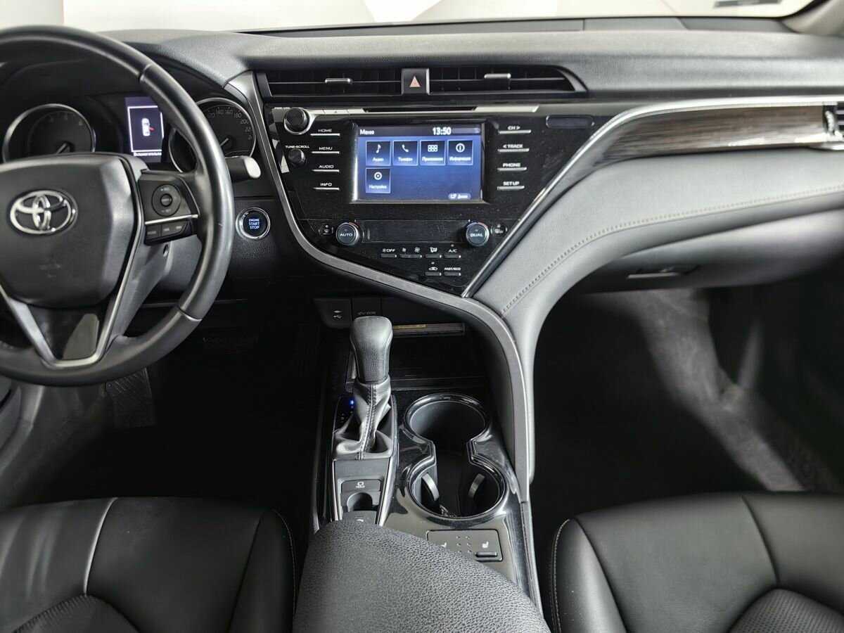 Toyota Camry 2019 года с пробегом. Фото: #10