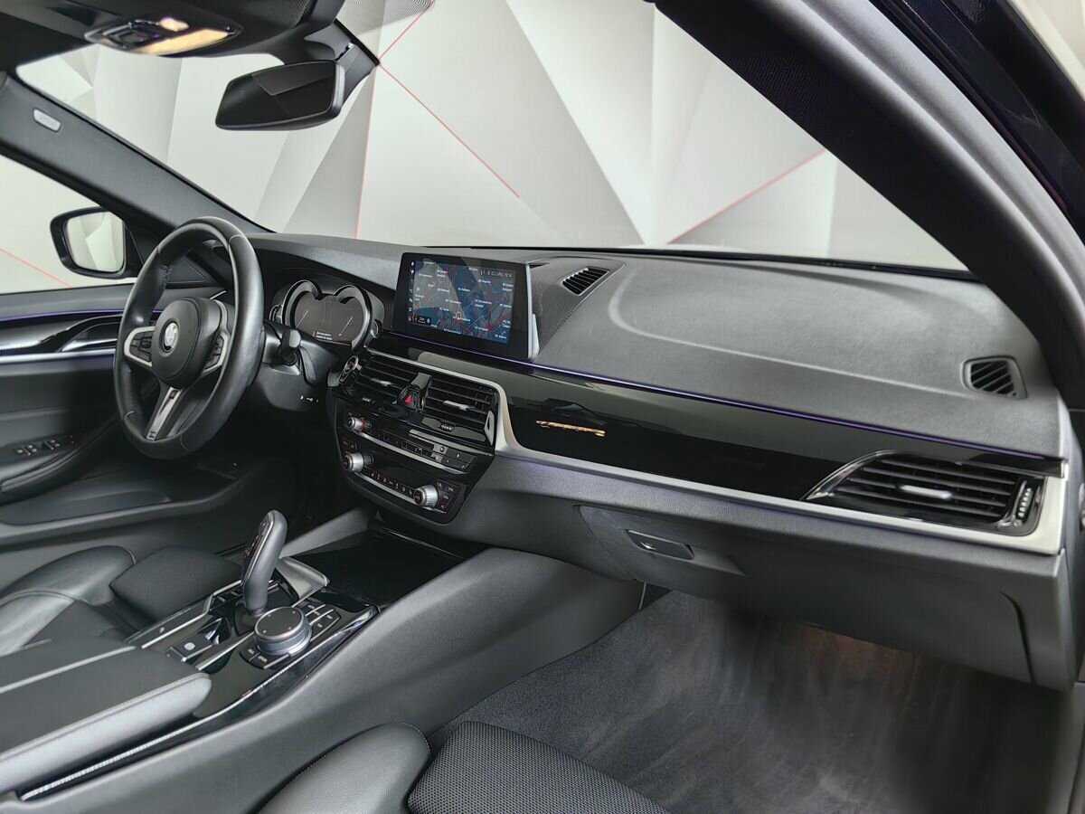 BMW 5 серии 2017 года с пробегом. Фото: #8