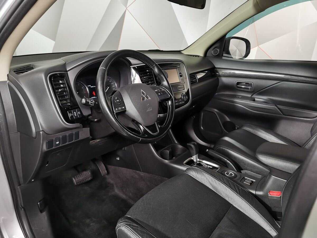 Mitsubishi Outlander 2016 года с пробегом. Фото: #13