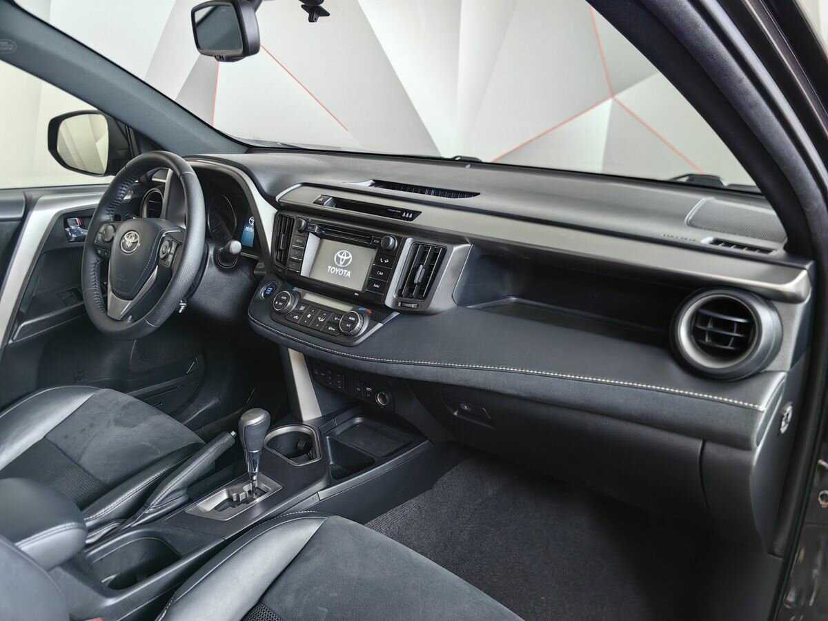 Б/У Тойота Рав4 2016 года. Фото: #8