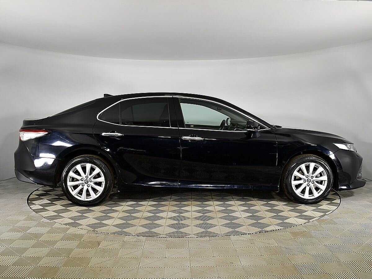 Toyota Camry 2019 года с пробегом. Фото: #4