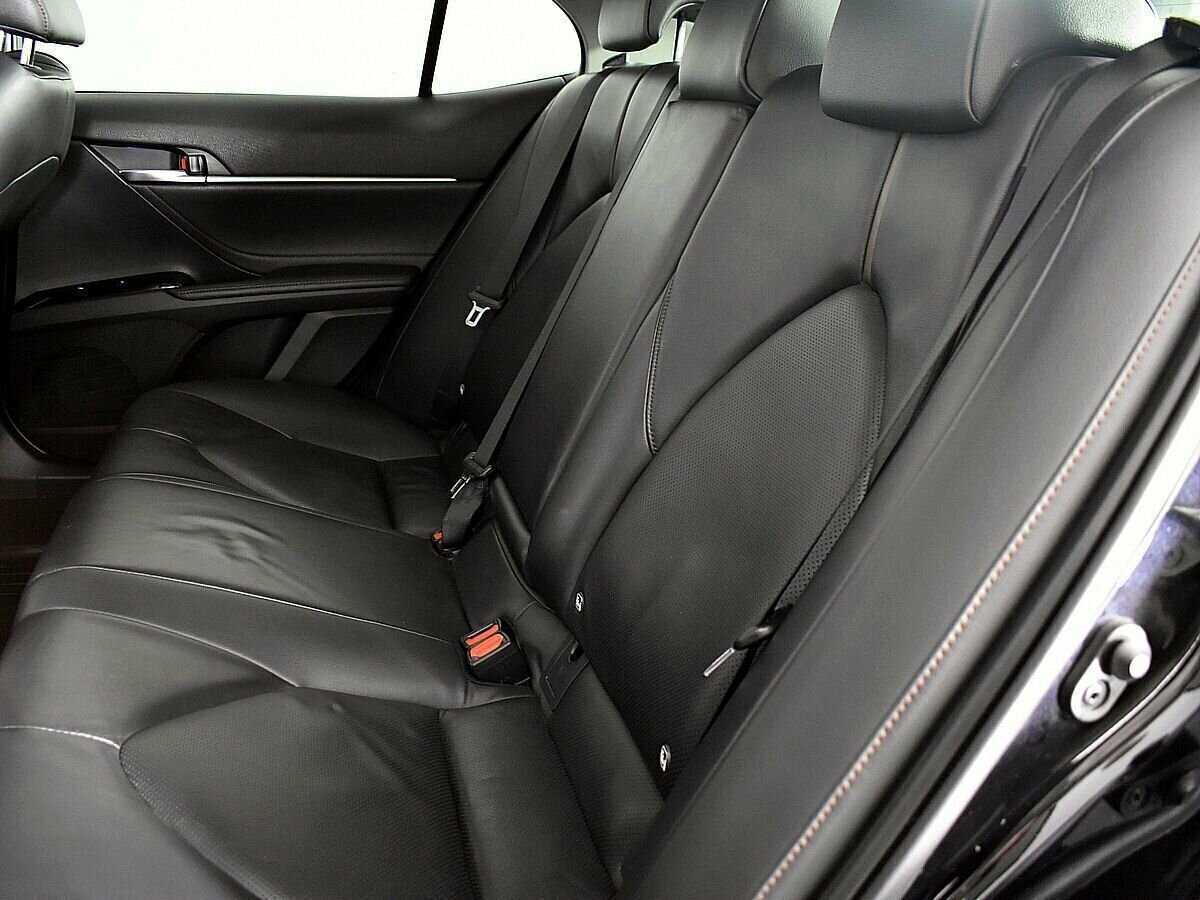 Toyota Camry 2019 года с пробегом. Фото: #8