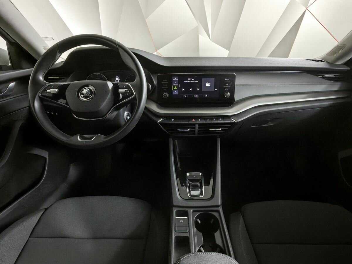 Б/У Шкода Октавия 2021 года. Фото: #9